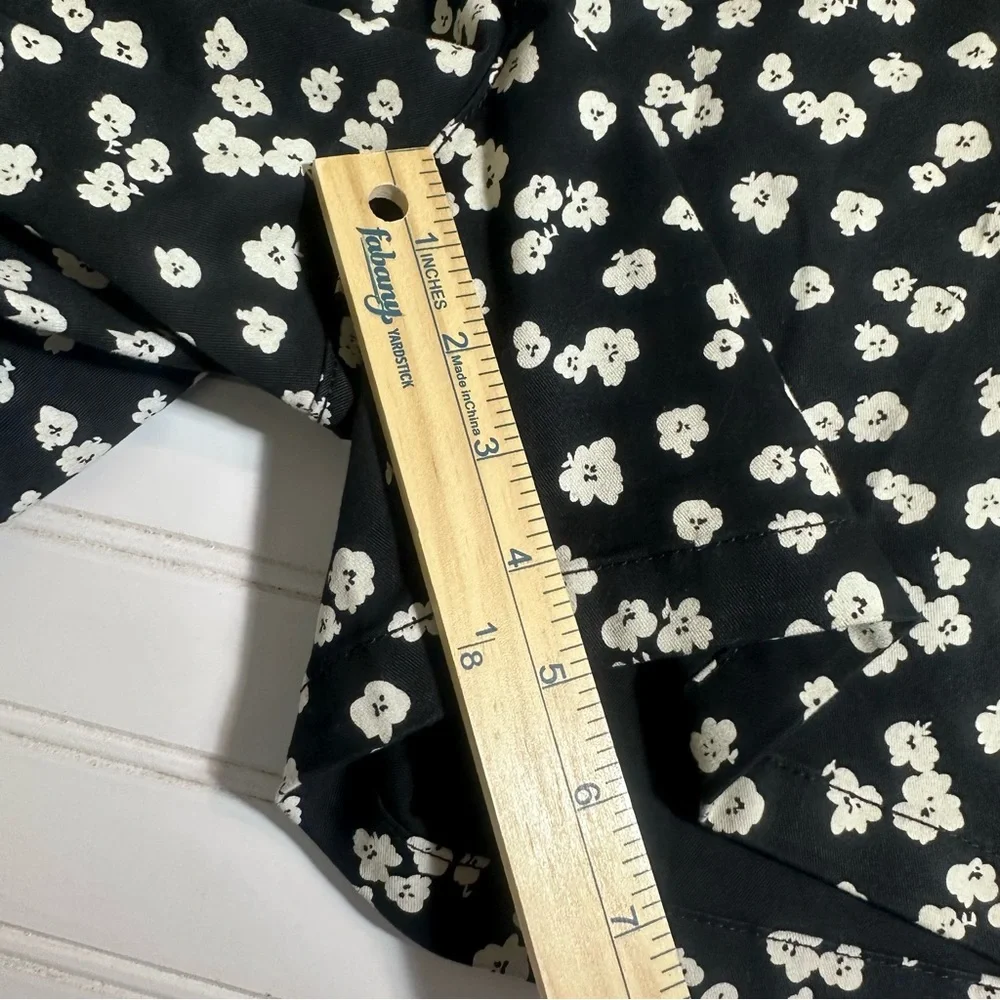 Amazon Essentials NWT black floral shorts women’s 16